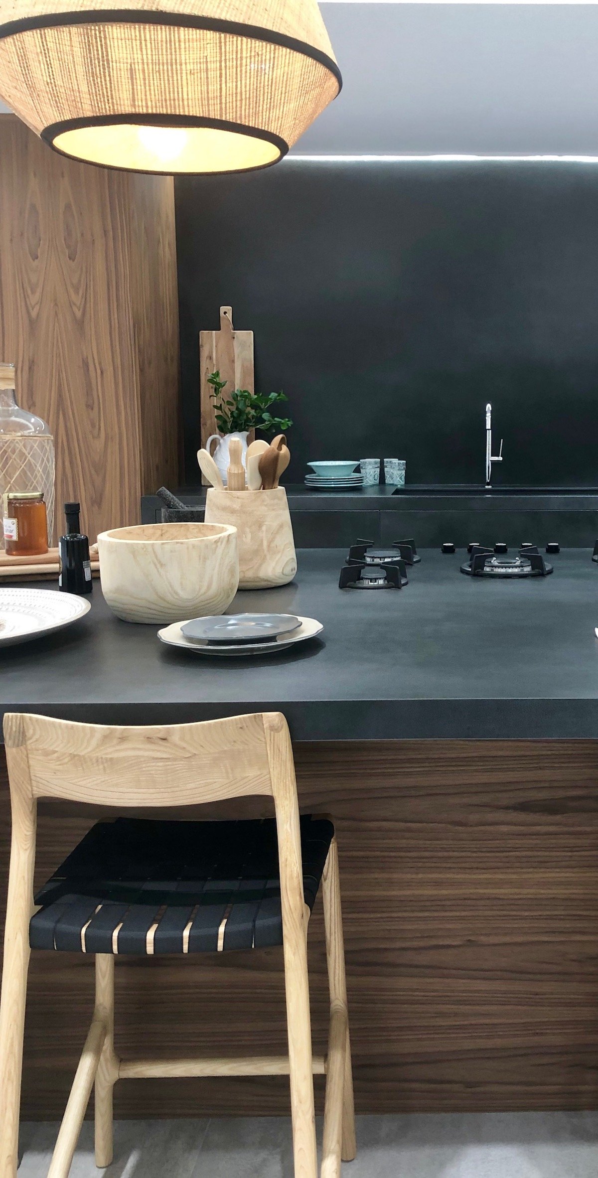 cuisine noire bois moderne minimaliste déco masculine - clem around the corner