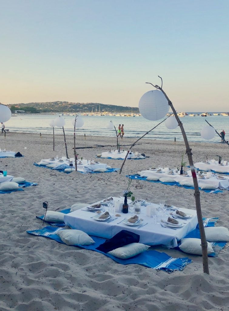 mariage sur la plage Corse pinarello diner sable palette