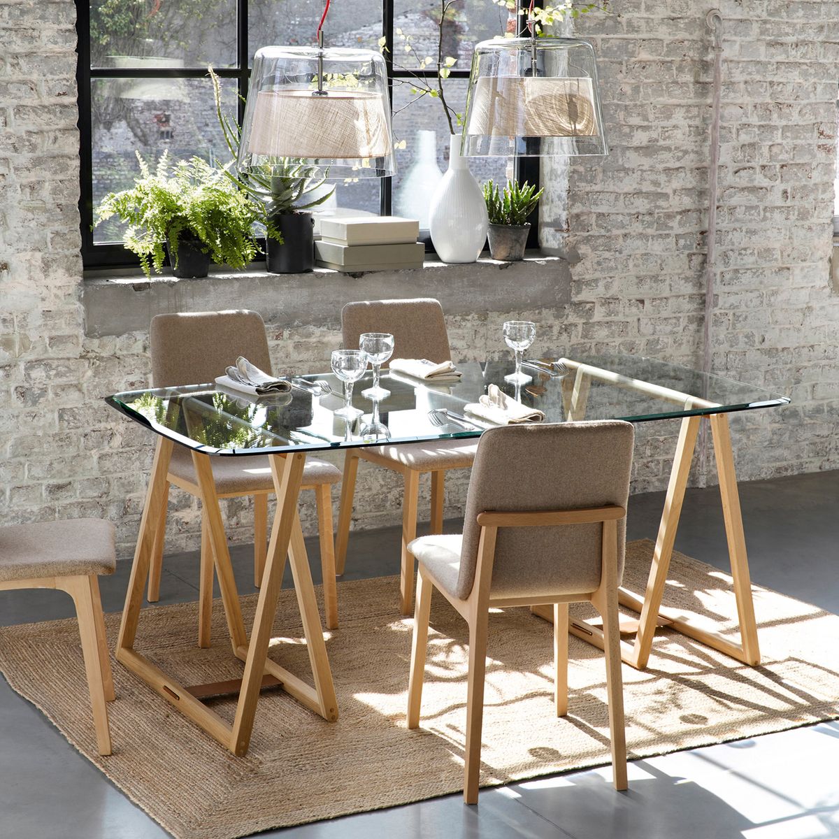 salle à manger mur brique chaise lin maison de province blog déco