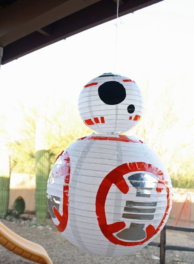 décoration ou piñata pour un goûter star wars idée diy recyclage