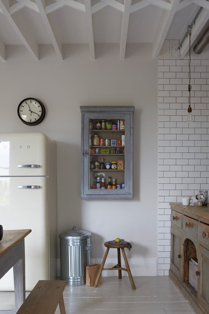 meuble vitrine mural chiné brocante range épice vintage clematc