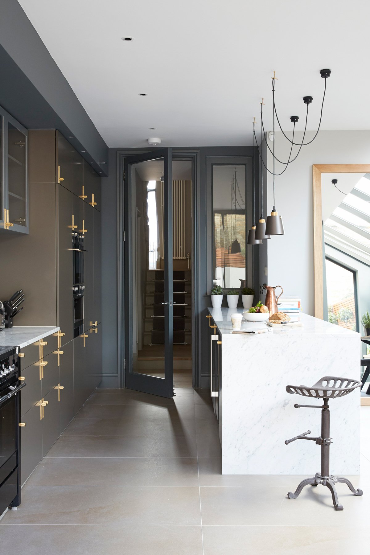 cuisine art déco tendance îlot marbre blanc décoration - blog déco - clematc