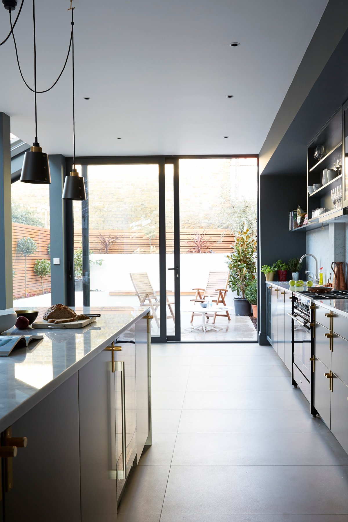maison de ville à londres visite déco cuisine tendance îlot décoration intérieure - blog déco - clemaroundthecorner