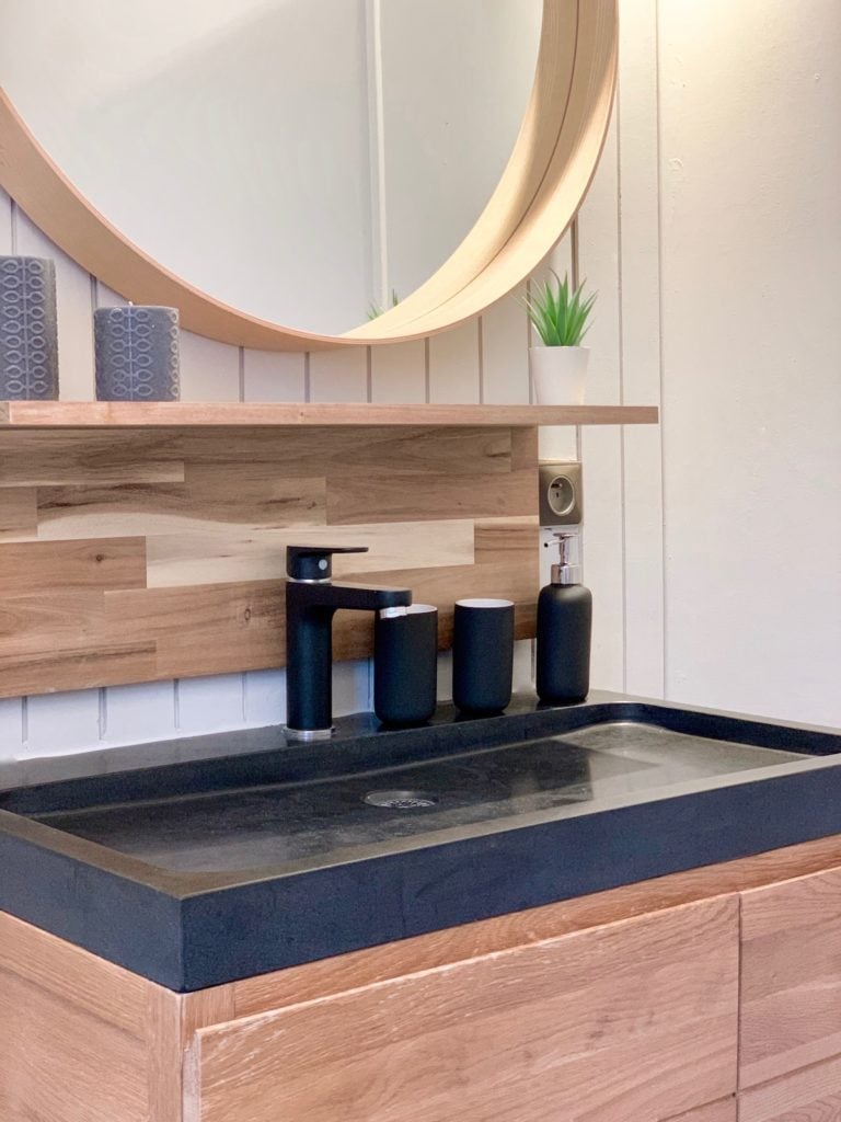 meuble vasque pierre lave ardoise noire style montagne chalet grand miroir rond bois massif bougie tricoté tricot noeud grise