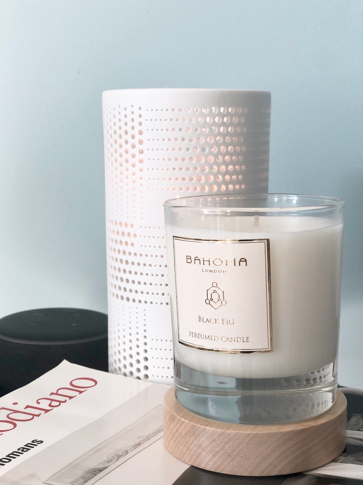 rentrée slow living déco chambre mur peinture noir bougie bahoma figue noire lampe photophore porcelaine tube troue ajouré