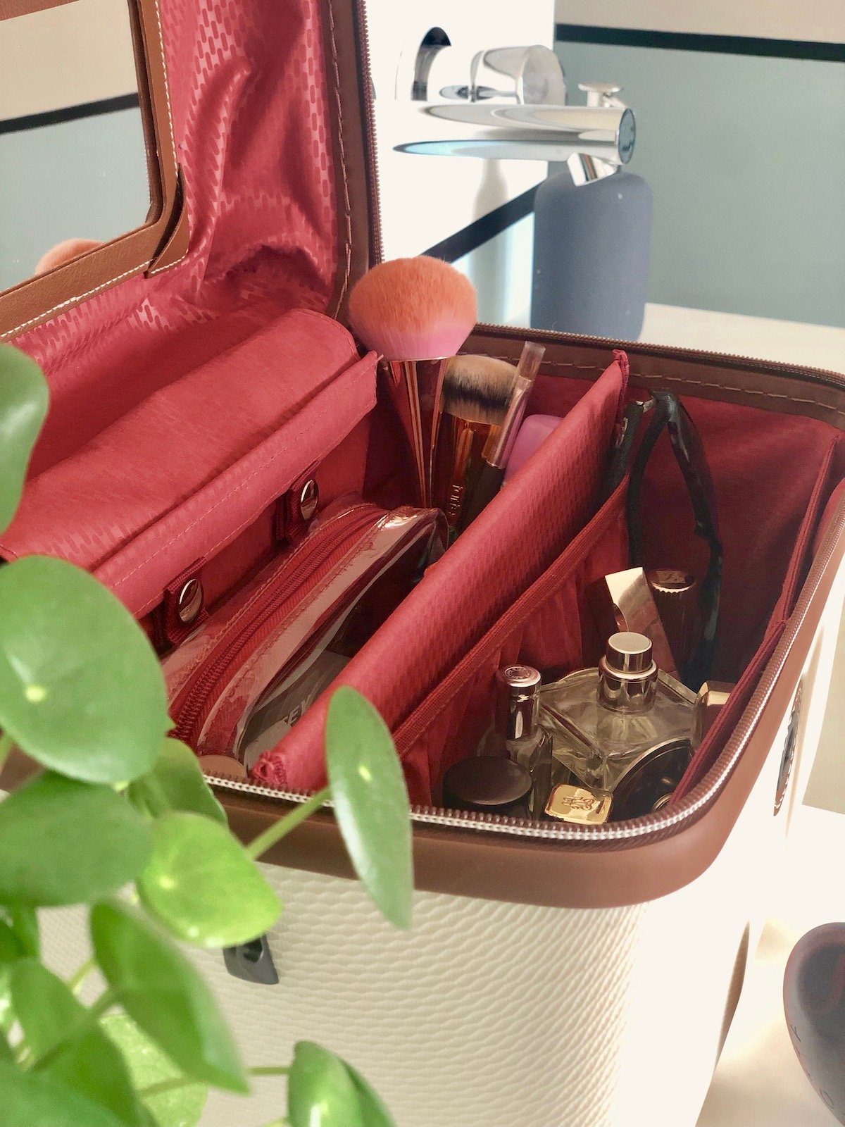 intérieur vanity delsey chatelet air - blog décoration voyage - clem around the corner