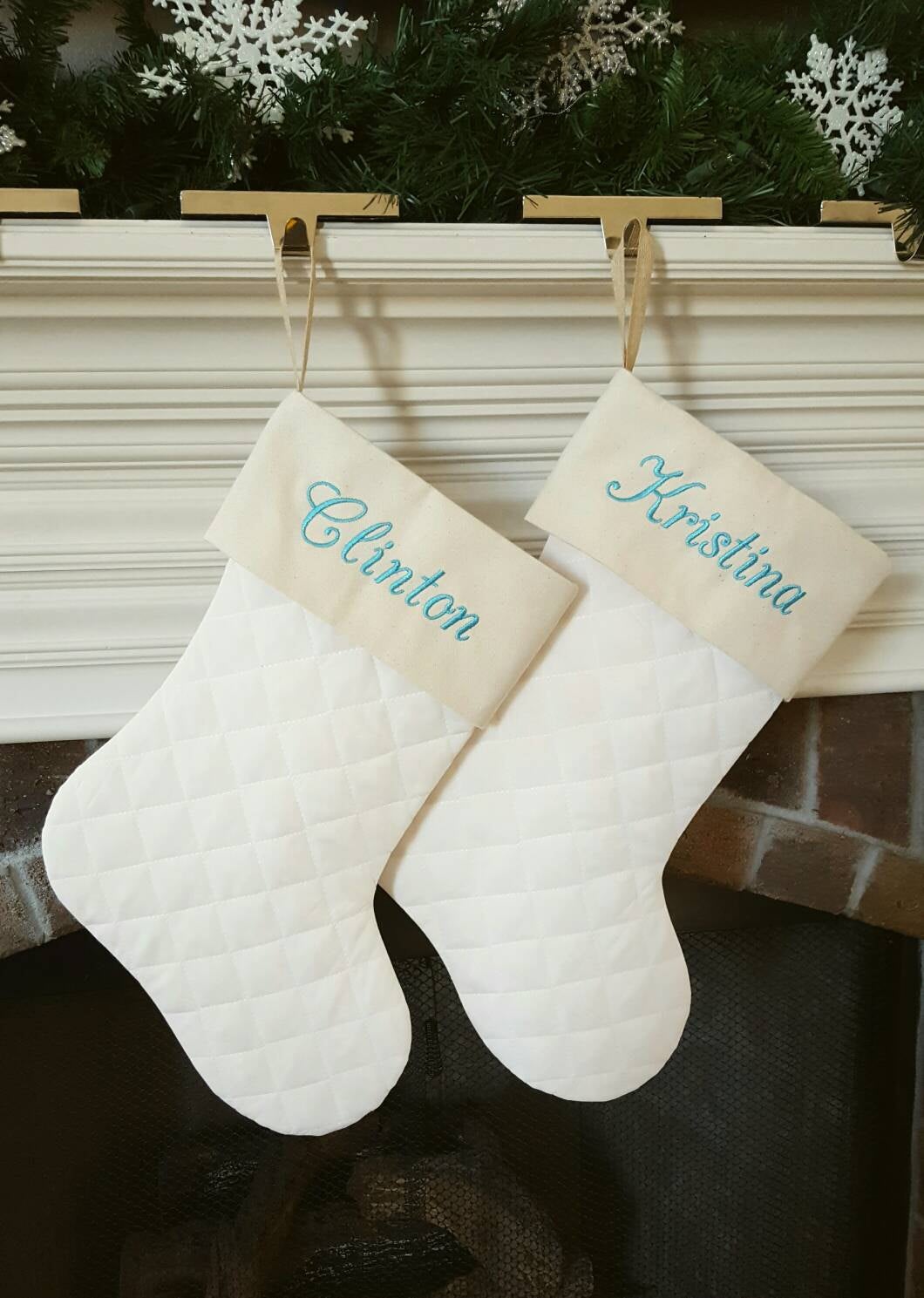 déco noël chaussette blanc beige bleu cheminée