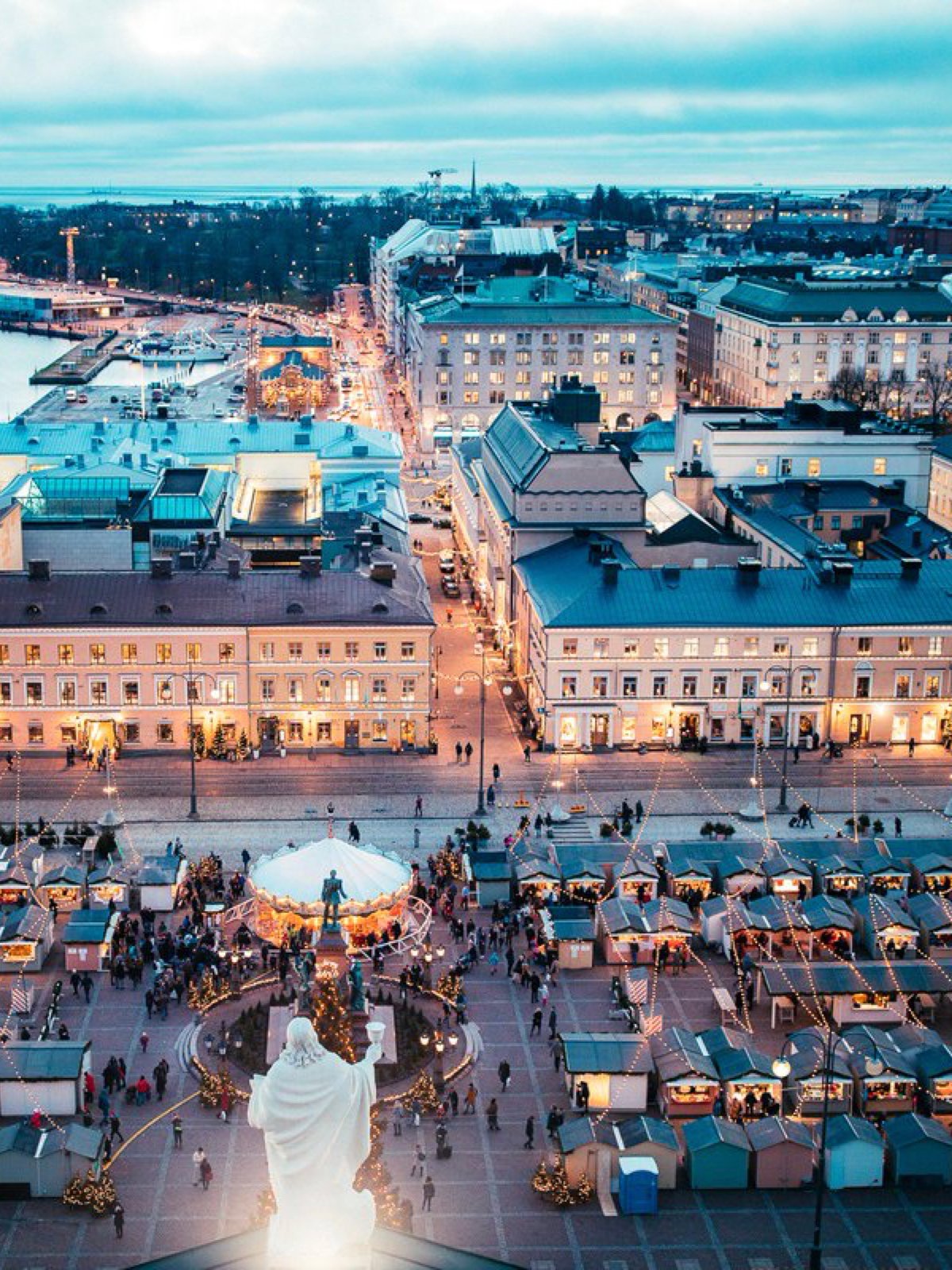 place du marché kauppatori immeuble Helsinki Torikorttelit visite adresse design blog déco clematc