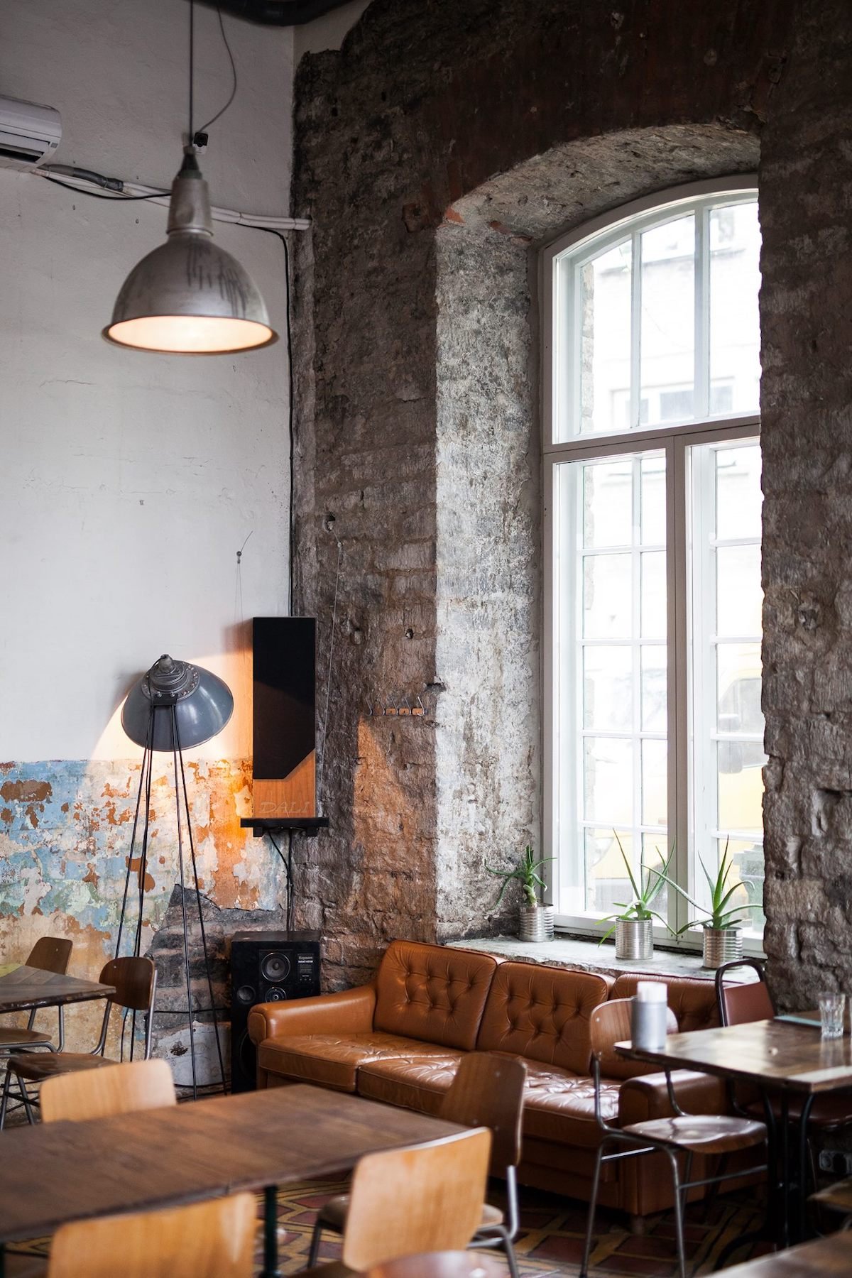 f hoone Tallinn restaurant hipster branché bonne adresse city guide ancienne usine urss transformé - blog clem around the corner