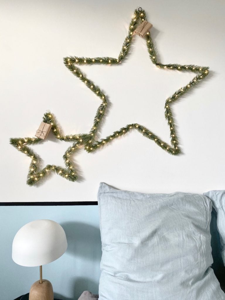 décorer ses murs sans percer noël chambre suspension étoile lumineuse sapin - clem around the corner