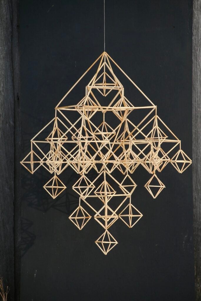 artisanat finlandais souvenirs paille sculpture