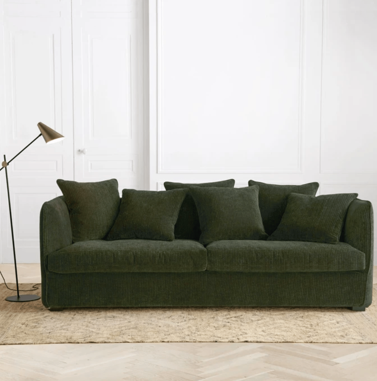 canapé vert velours côtelé liseuse tapis coussin laredoute - blog déco - clemaroundthecorner