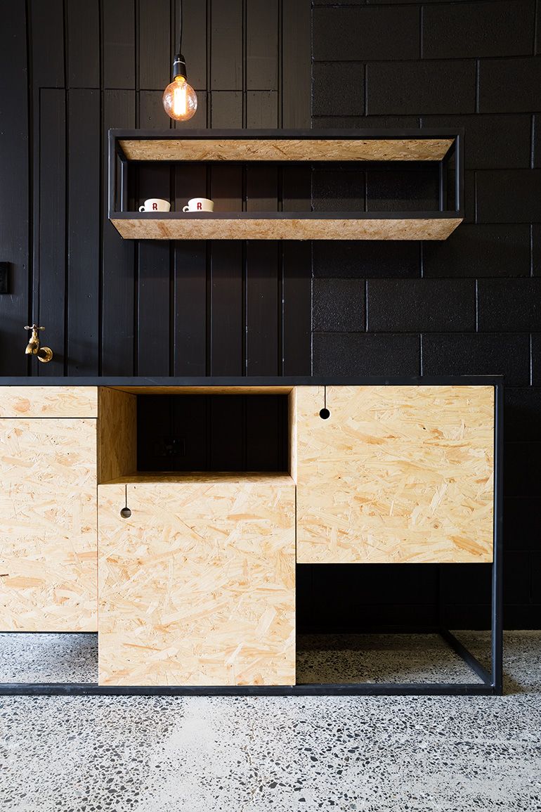 blog déco clemaroundthecorner bois lamé étagère métallique noire