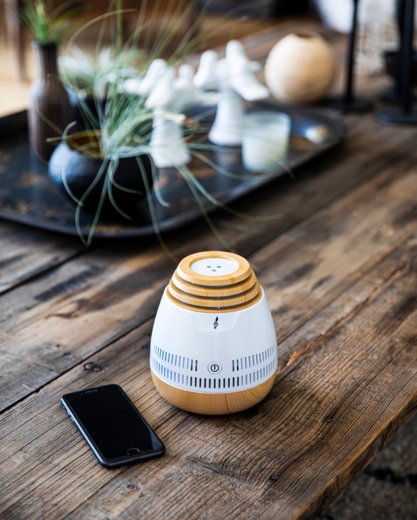 enceinte diffuseur huile essentiel idée cadeaux connectés zen lumineux - blog déco - clem around the corner