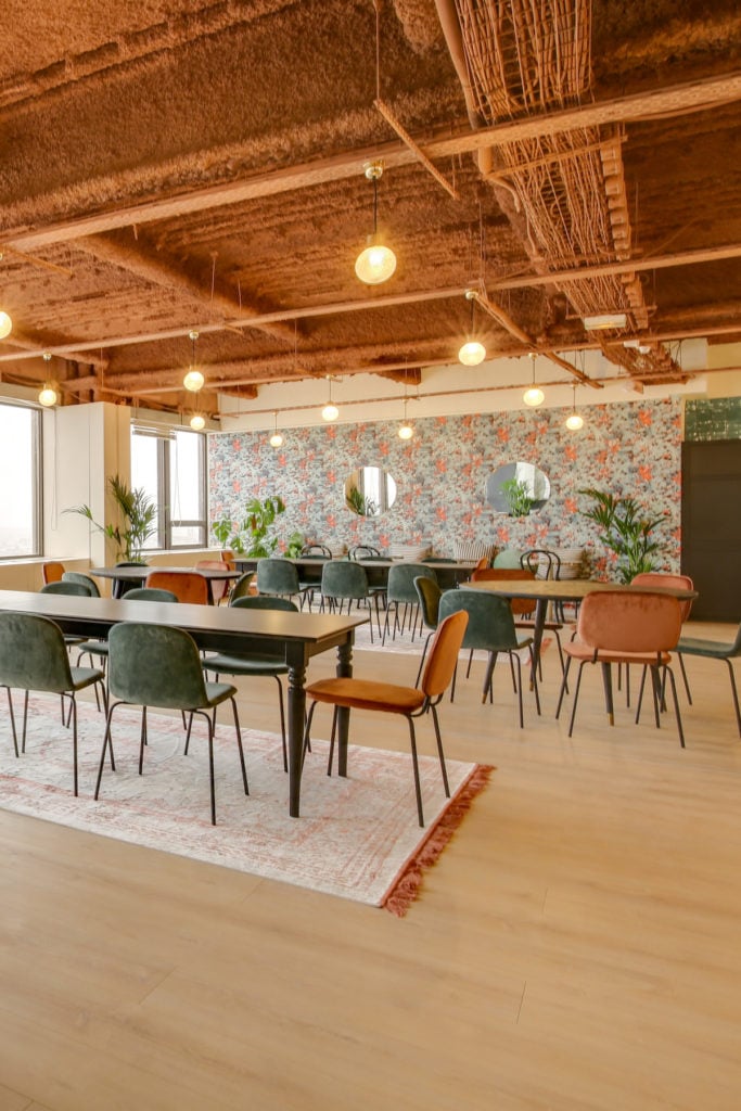 Morning coworking à Paris montparnasse travail work share office eiffel tower