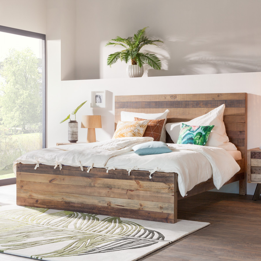 lit bois lamé massif déco exotique plante verte tapis de sol