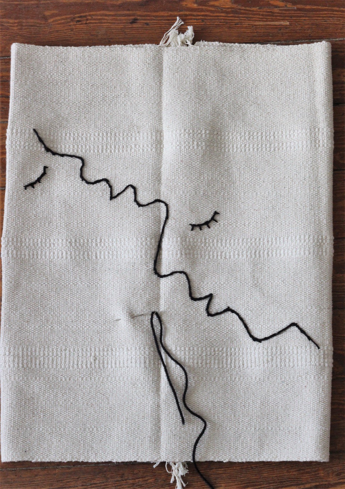 broderie dessin visage coussin arty tutoriel one line drawing