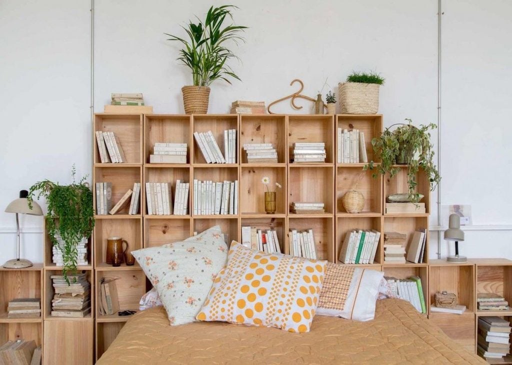 Château charentais vacances maison hôte chambre vintage bois minimaliste déco