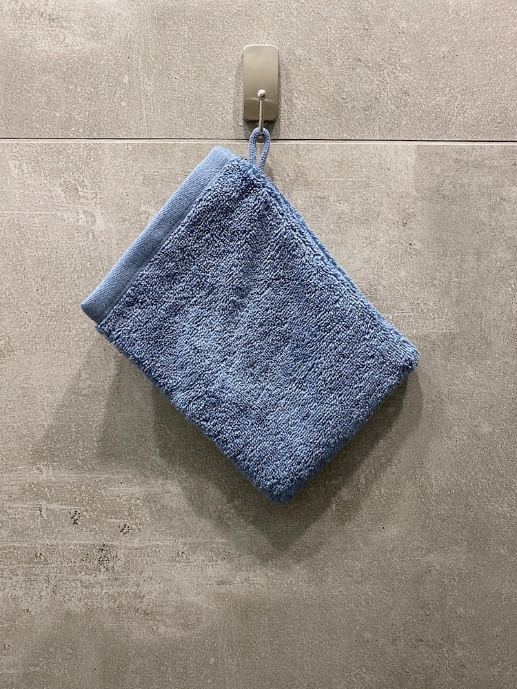 comment installer des crochets dans sa salle de bain sans percer - blog déco - clem around the corner