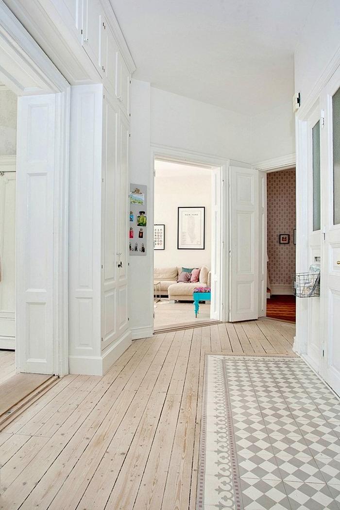 couloir déco pastel beige mixte carrelage parquet appartement moulure blog déco clematc