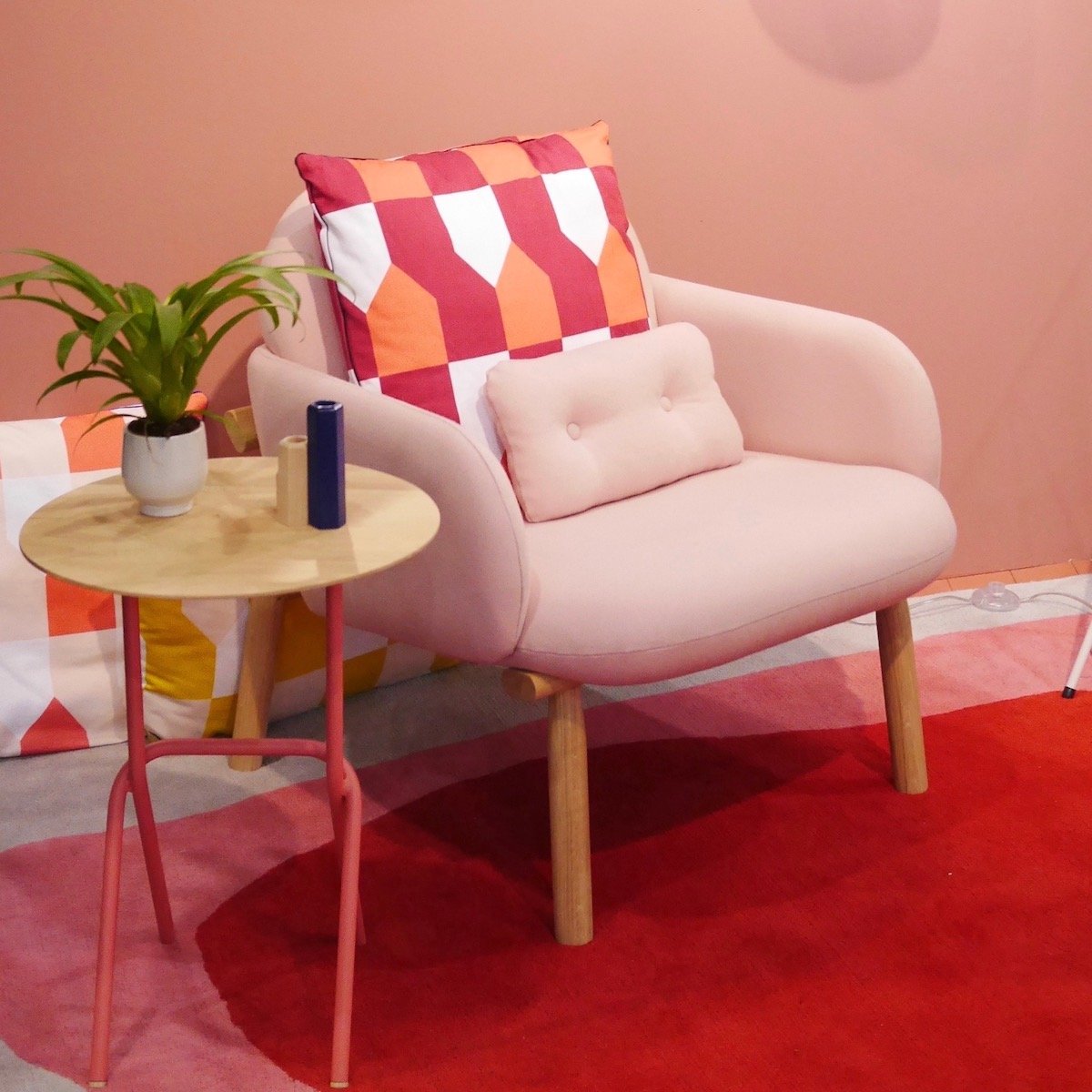 décoration camaieu rose pastel rouge orange fushia salon design - blog déco - clem around the corner