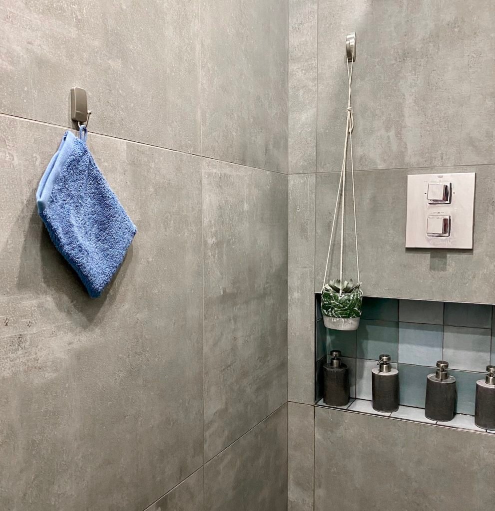 douche italienne grise beton cire gres cerame niche zellige - clem around the corner