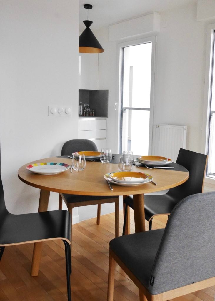 table ronde rallonge habitat appartement rueil moderne idylle