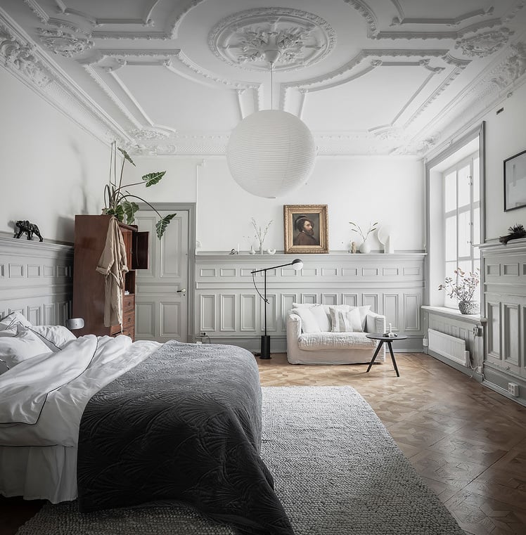 chambre sobre contemporaine moulure aux murs parquet bois blog déco