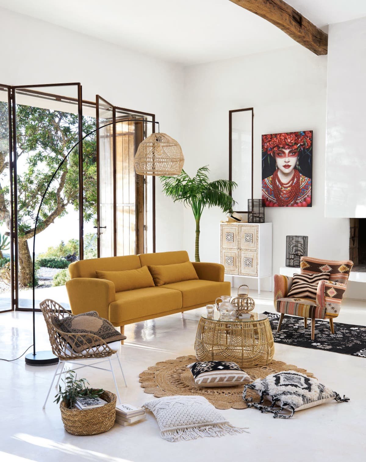 salon multicolore tendance table basse rotin - blog déco - clemaroundthecorner