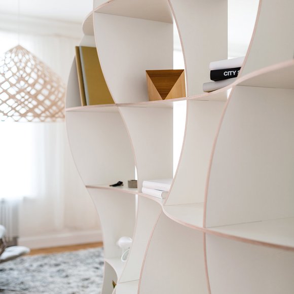 étagère ondulation bois blanc déco intérieure lumineux design