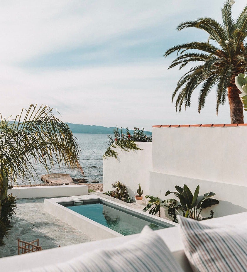 maison de vacances à Ajaccio couloir de nage terrasse pierre