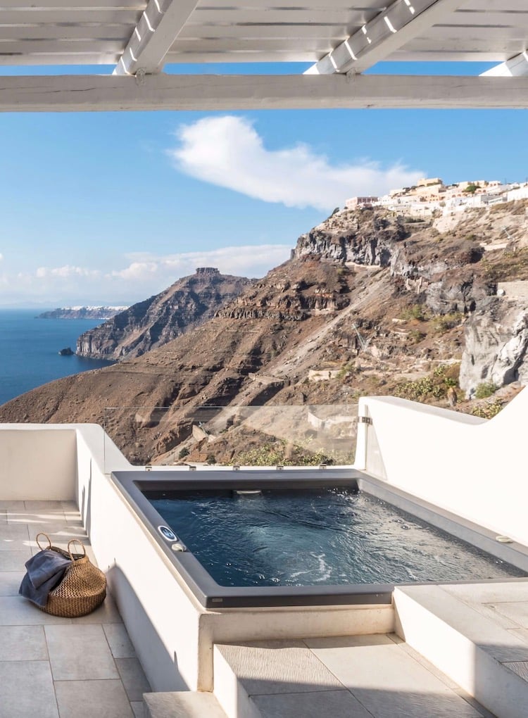 mini piscine remous terrasse Porto Fira Suites - blog design - clemaroundthecorner