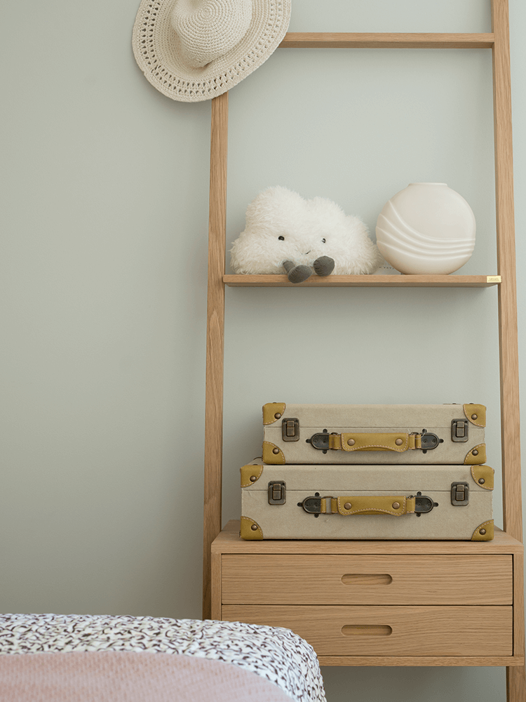 rangement bibliothèque style échelle coffre - blog déco - clem around the corner