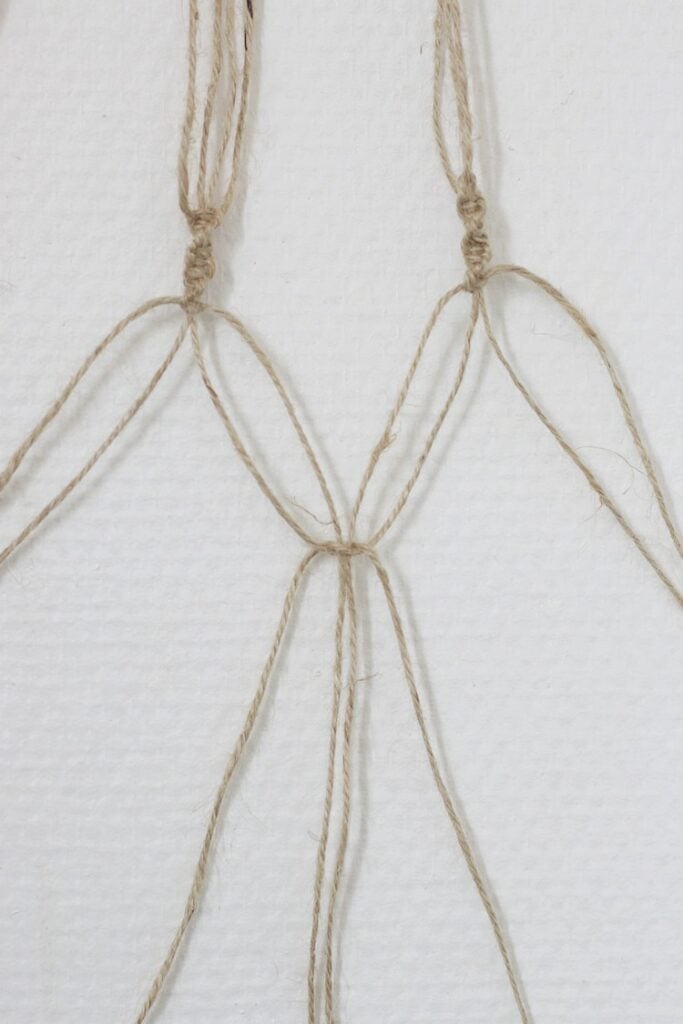 réussir noeud plat pour vase fleur suspendu en cordelette