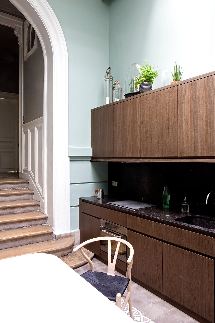 cuisine murale bois Zébrano et en Pierre Bleue du Hainaut - blog déco - clem around the corner