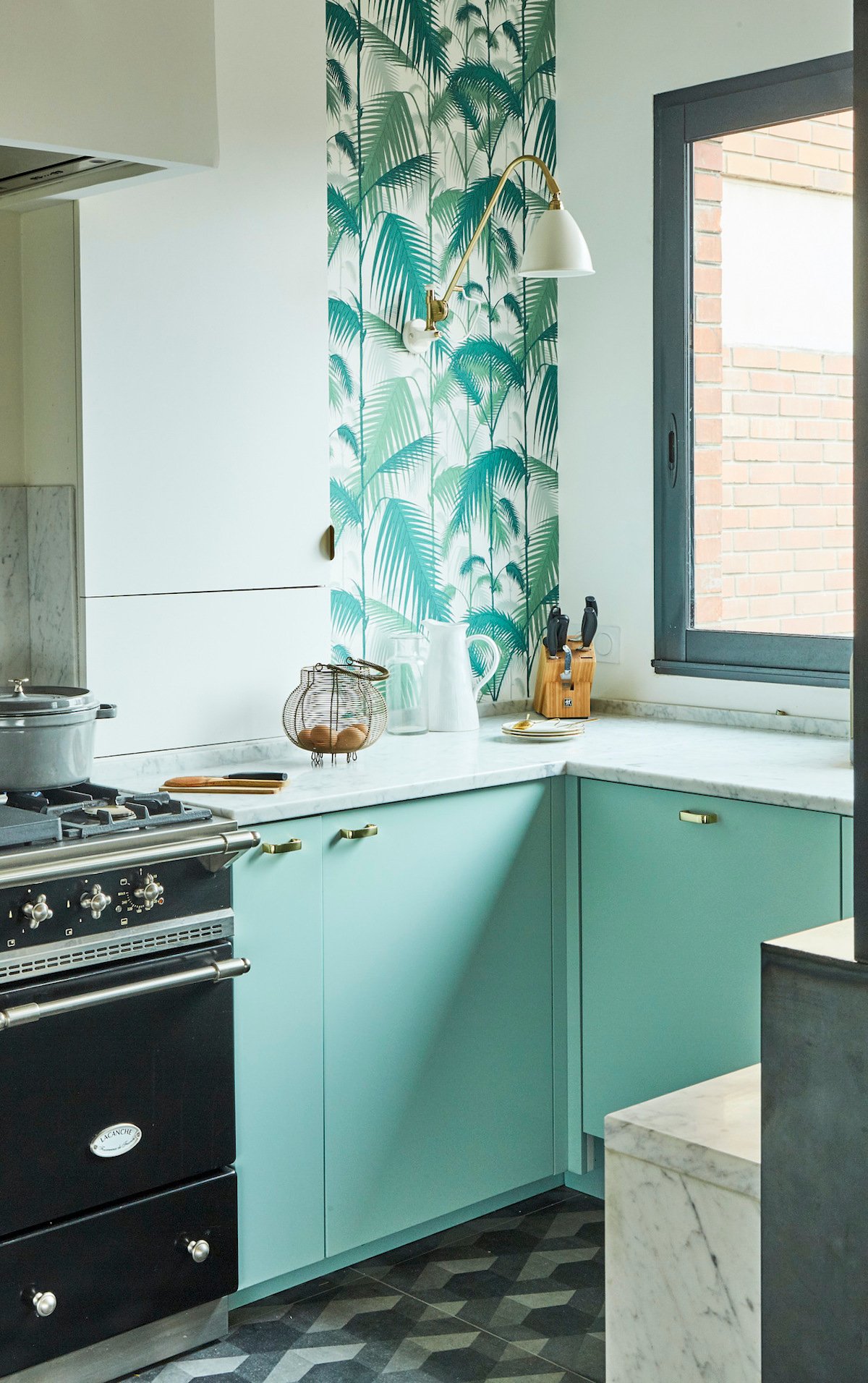 cuisine vert menthe pastel four noir rétro - blog déco - clem around the corner