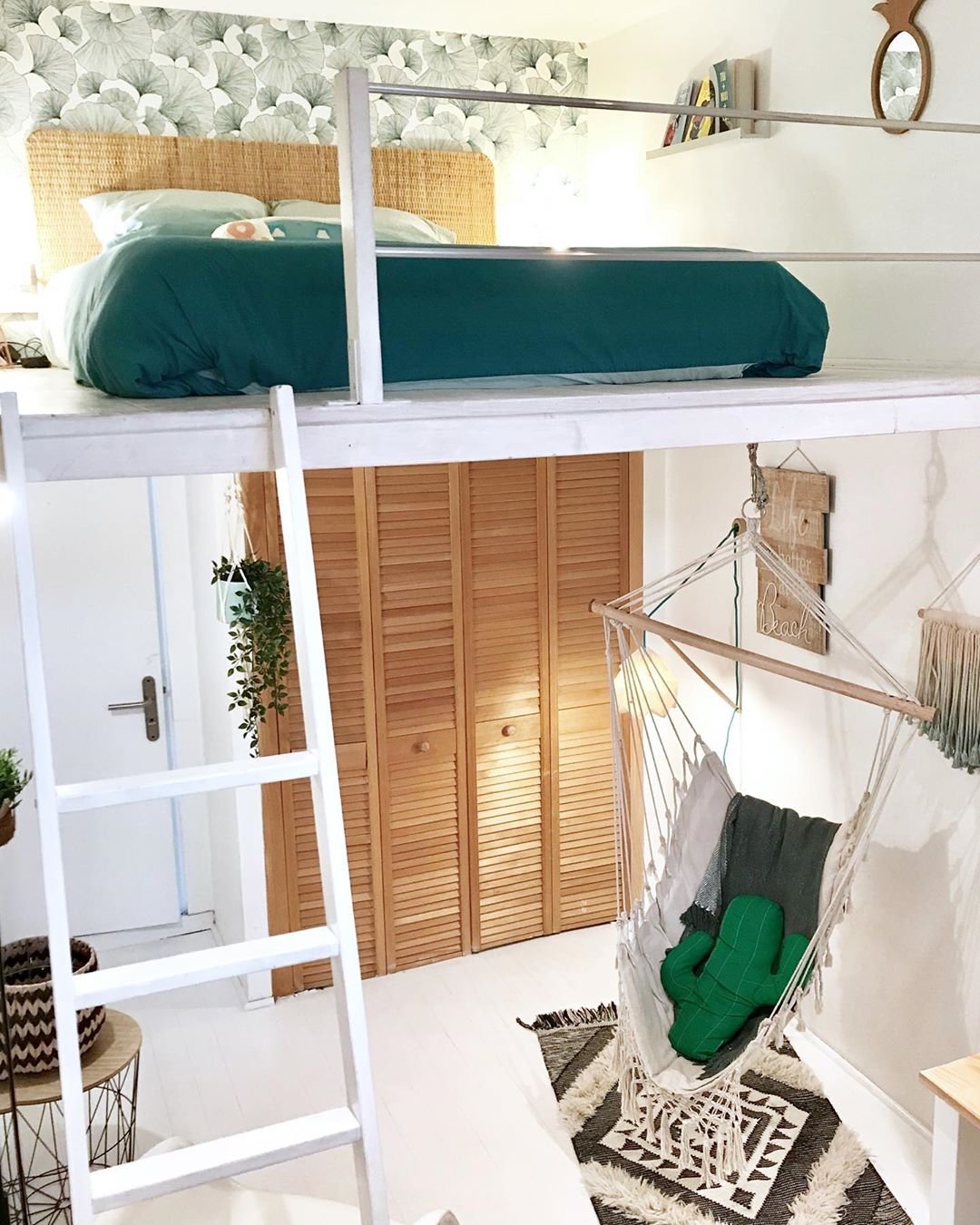 déco tropicale chambre dado mezzanine hamac frange tendance bohème chic