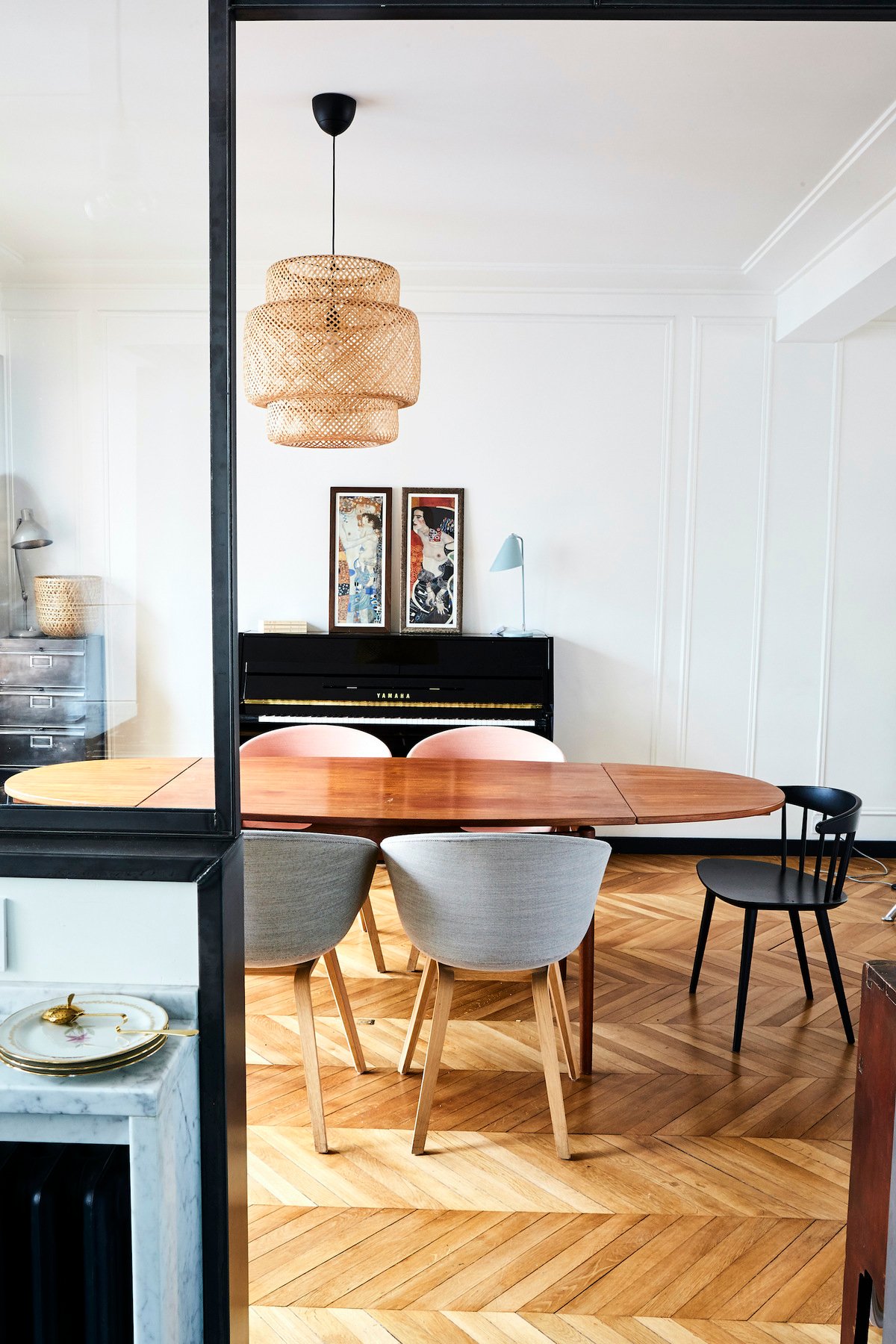 salle à manger design rétro table ovale bois massif rallonge