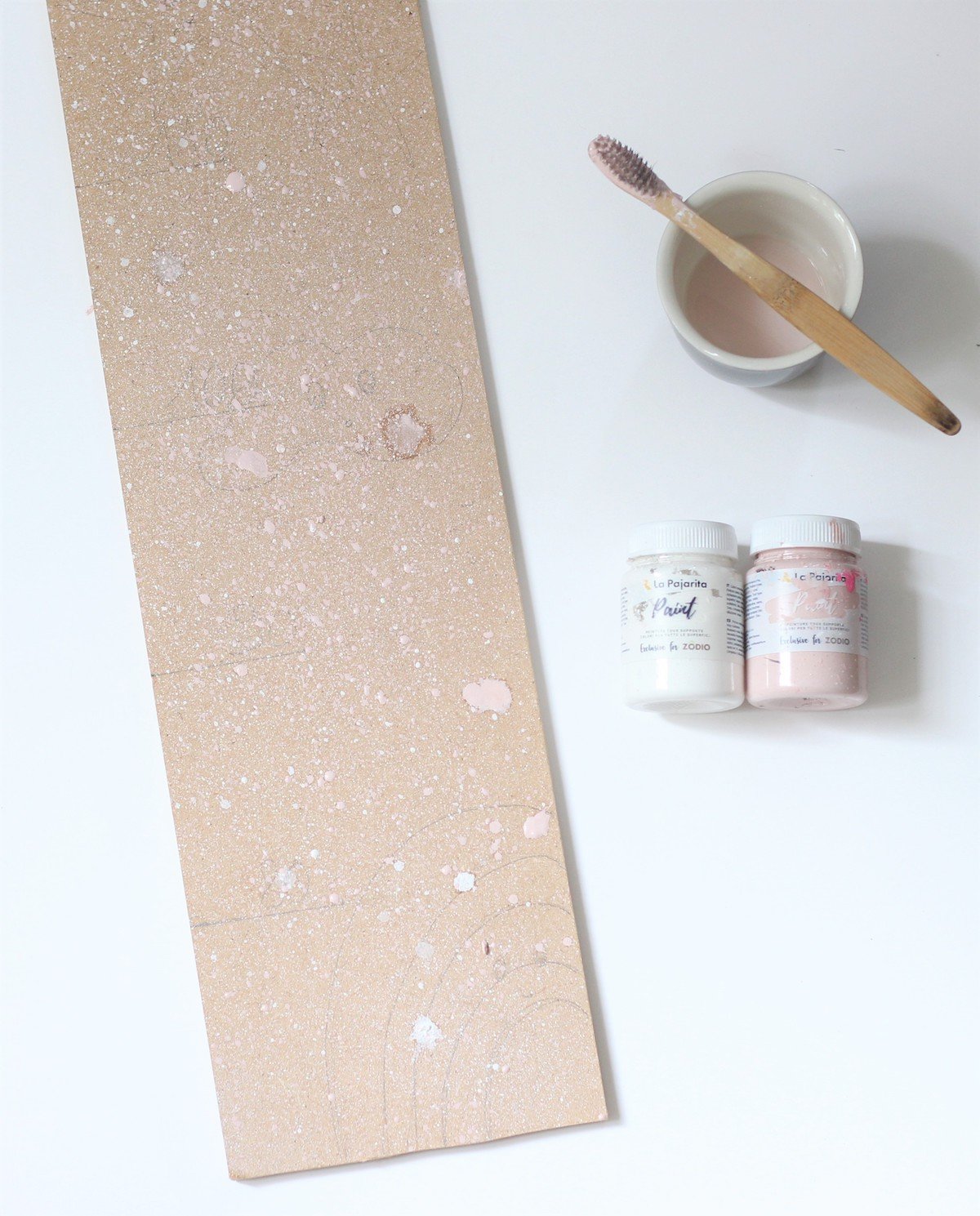 comment peindre confetti brosse à dent idée enfant gouache