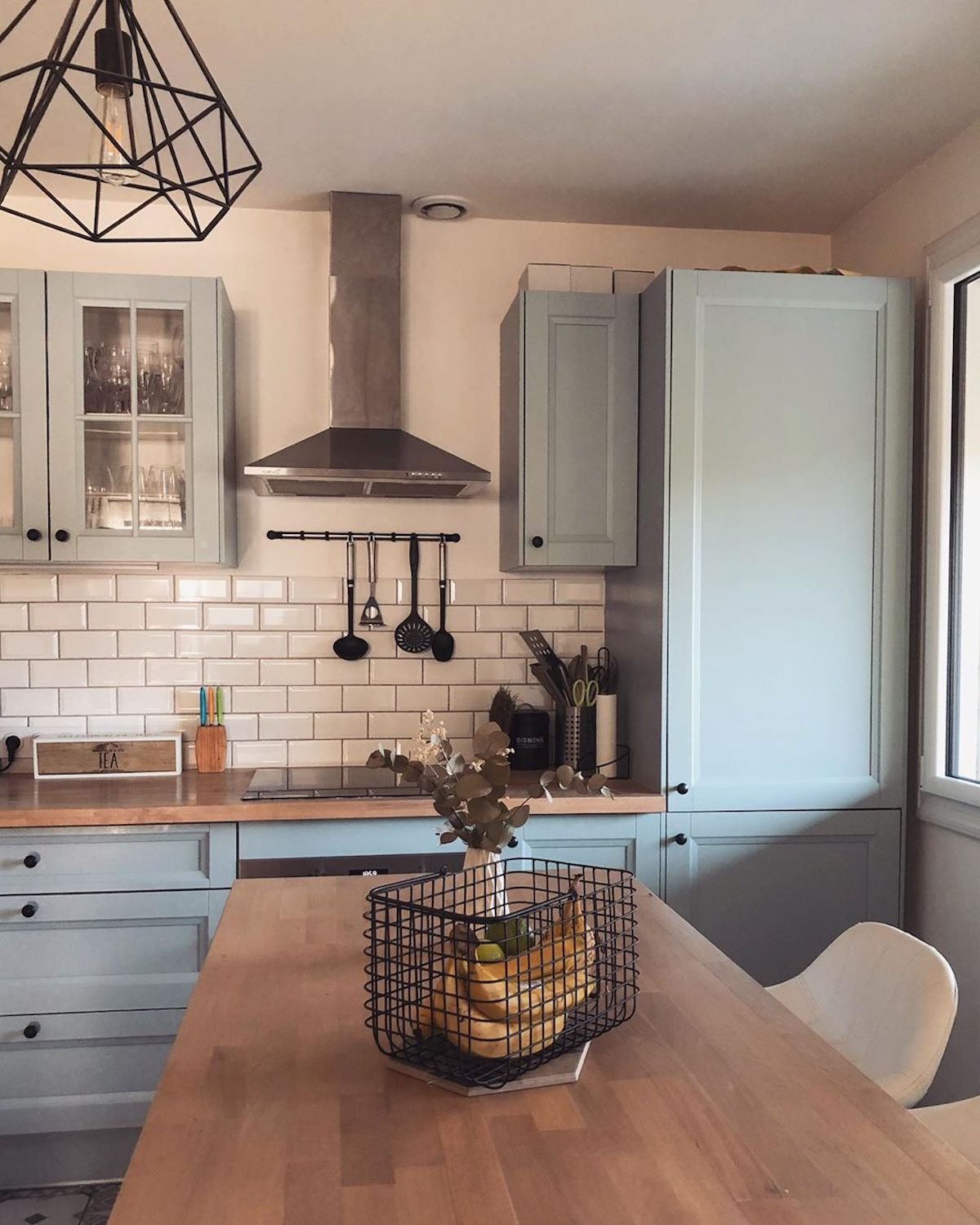 cuisine mint couleur menthe plan de travail bois