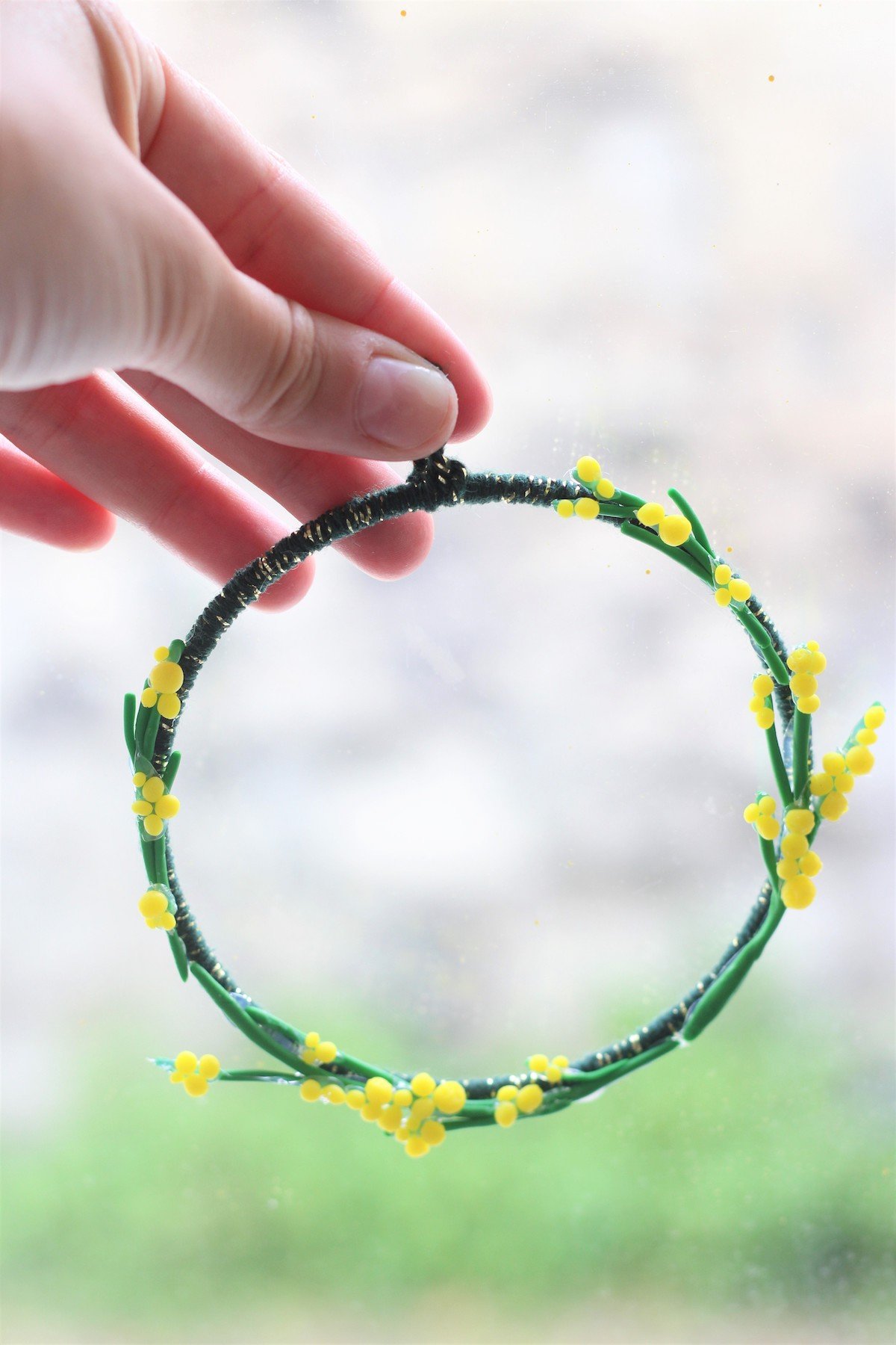 fabriquer couronne de fleurs en pâte à modeler wepam fimo