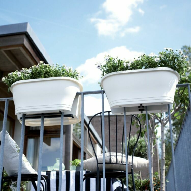 jardinière balcon deux côtés à cheval balustrade sécurité plastique design potager en ville