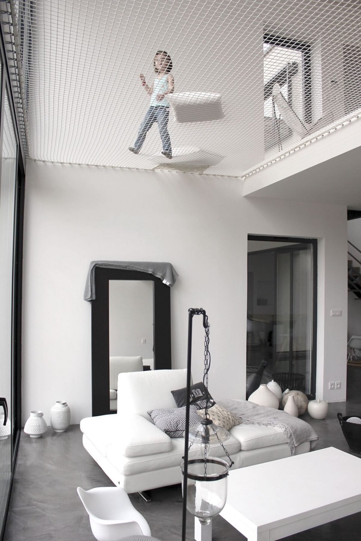 salon séjour trampoline d habitation enfant jeu - blog déco - clematc