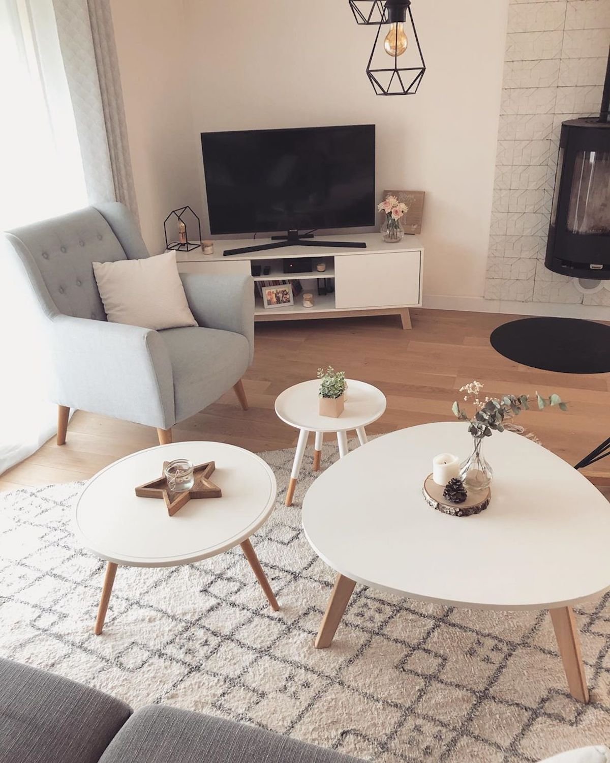 salon tendance déco scandinave industrielle table basse blanche