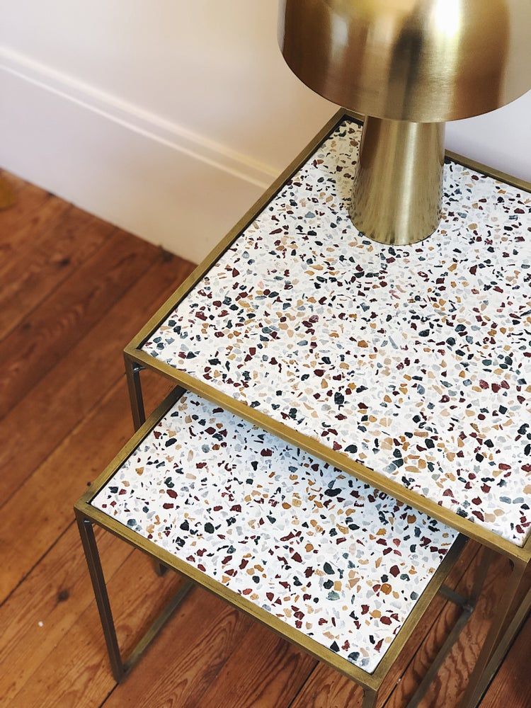 table granito carré armatures laiton parquet bois lamé déco salon chambre blog clematc