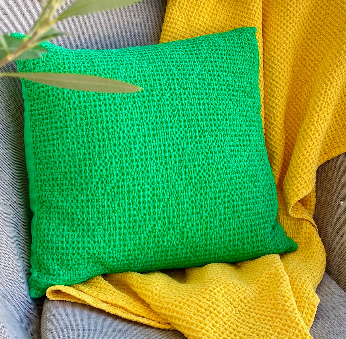 terrasse colorée textile coton extérieur nid abeille plaid coussin