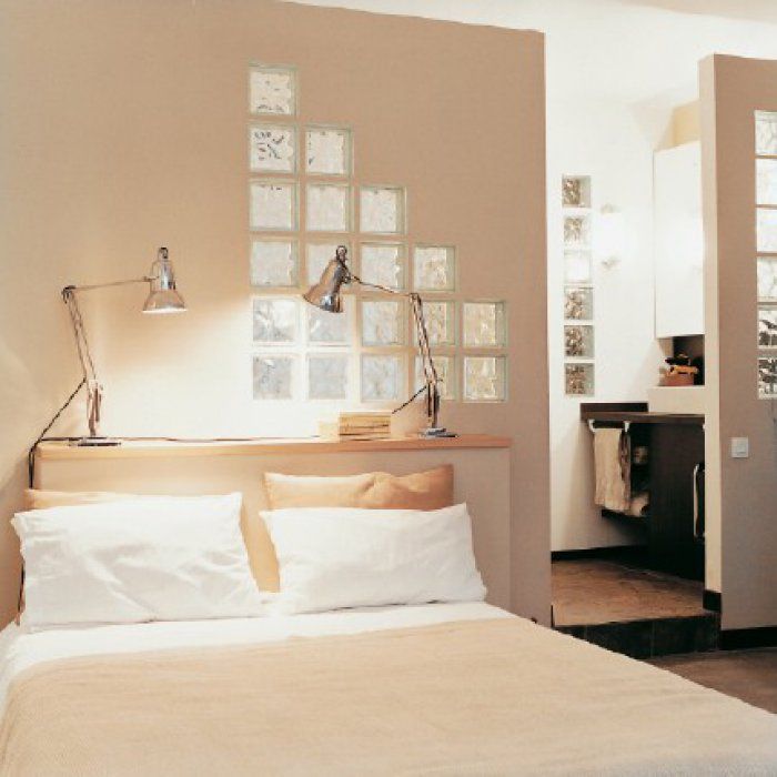 chambre blanche lit double pavé de verre diagonale chambre lumineuse