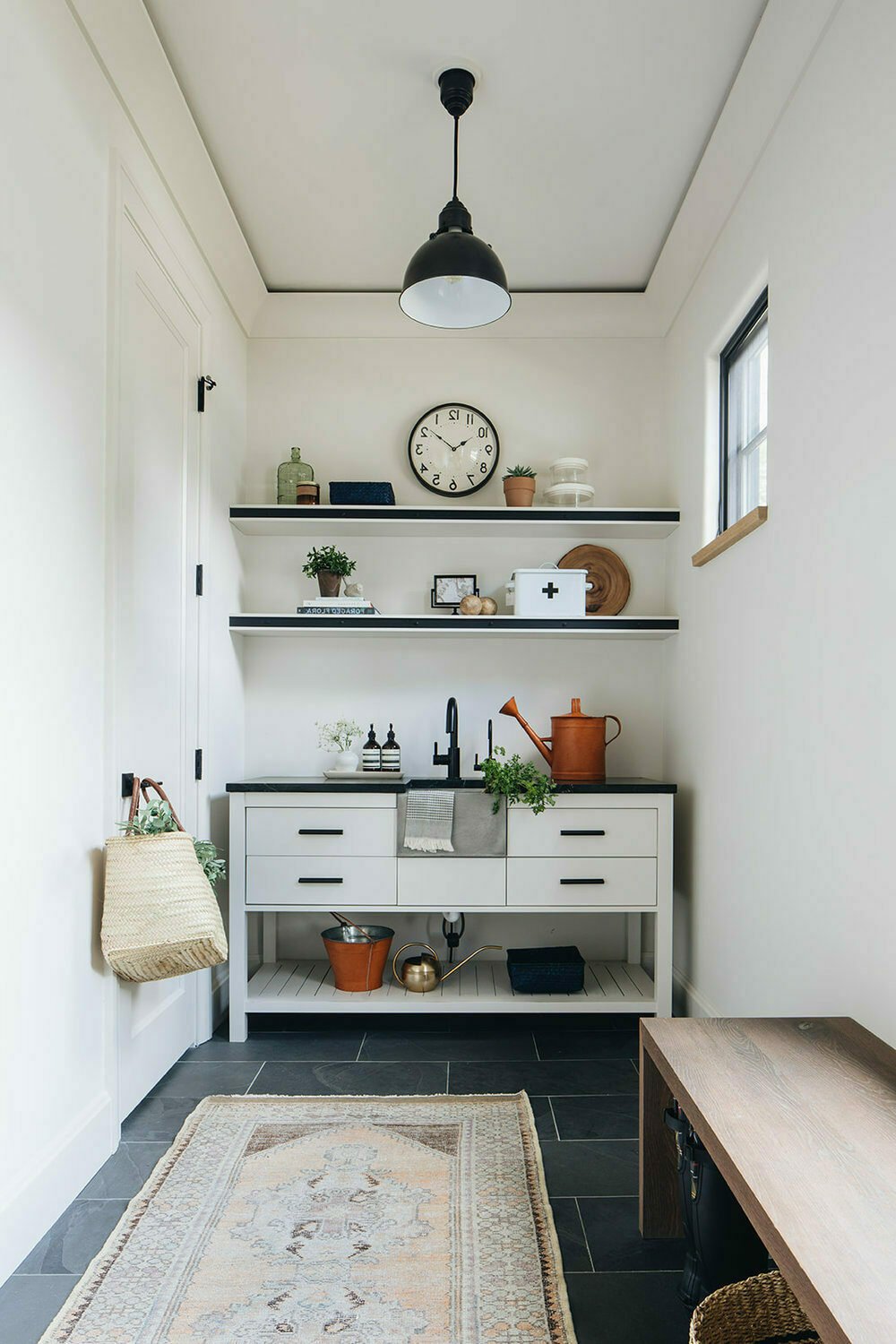 comment aménager buanderie petite entrée en longueur zone nettoyage linge