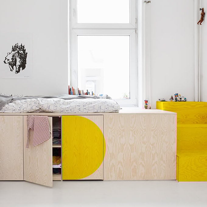 lit estrade bois jaune rose pastel déco lumineuse