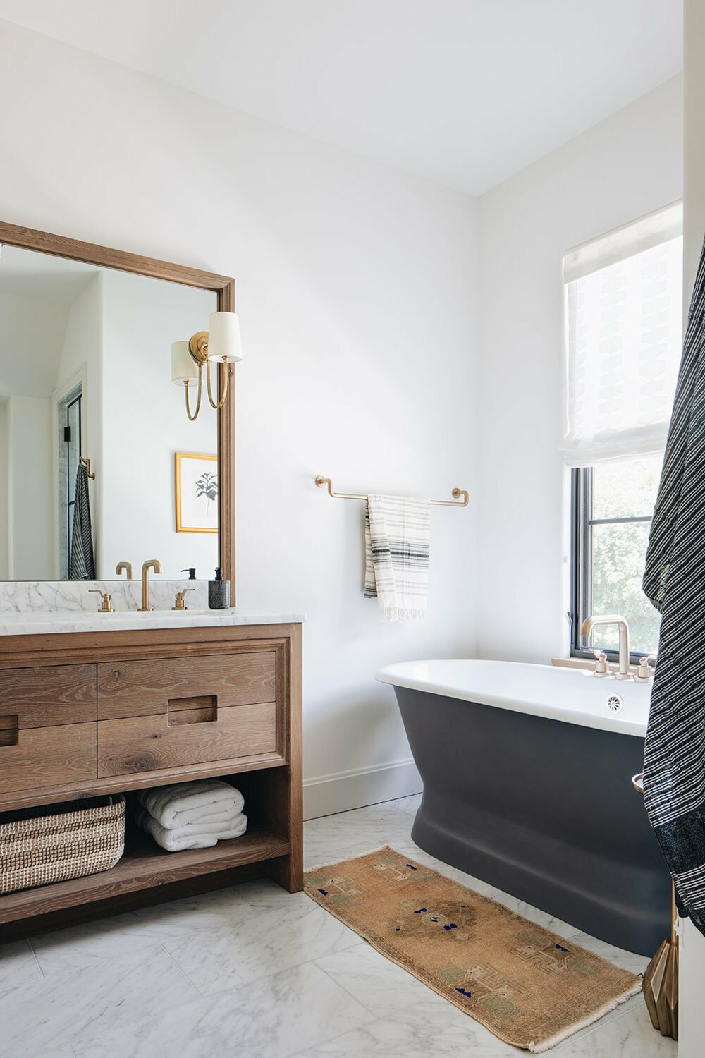 salle de bain baignoire ilot hors sol noir mat - blog déco - clemaroundthecorner